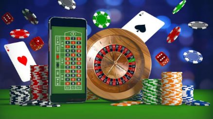 မြန်မာကစားသမားများ Online Slot ကစားနေသောမြင်ကွင်း